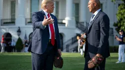 Donald Trump junto al ex lanzador de MLB, Mariano Rivera