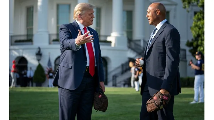Donald Trump junto al ex lanzador de MLB, Mariano Rivera