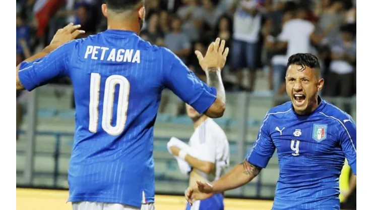 Gianluca Lapadula vistió la Azurra y metió un hat trick.