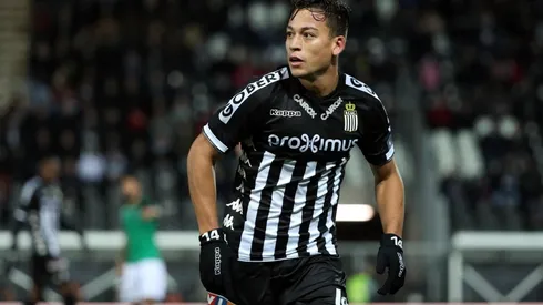 Cristian Benavente va por su segundo encuentro de titular en la Europa League.