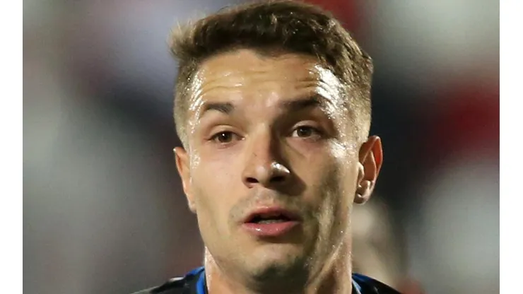 El centrocampista Claudio Sepúlveda jugando para Huachipato