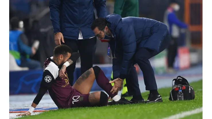 No jugó ni media hora: Neymar se lesionó y pidió el cambio en PSG