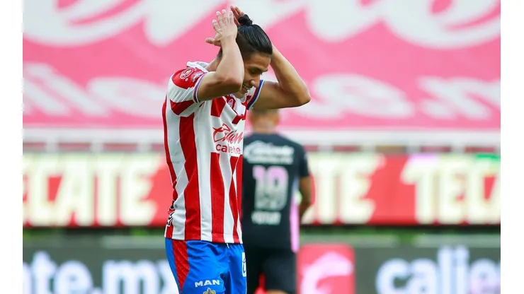 La delantera de Chivas no respondió de la mejor manera en el torneo. Fuente: Jam Media
