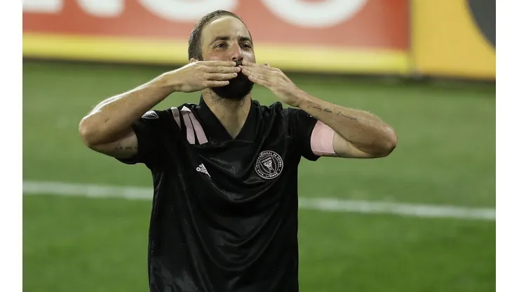 Gonzalo Higuaín de Inter Miami celebra después de anotar un gol (Getty).