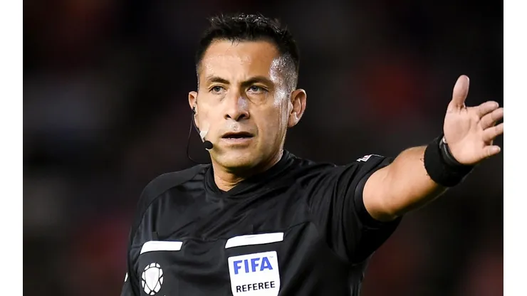 Julio Báscuñan es árbitro internacional FIFA desde el 2011.