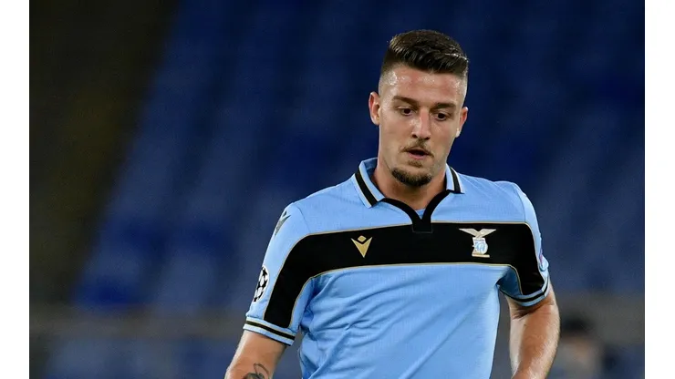 Sergej Milinković-Savić en acción con la camiseta de Lazio