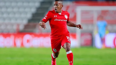 No aprende: Joao Plata volvió a ser captado de fiesta y bebiendo alcohol