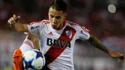 Carlos Auzqui con la camiseta de River.