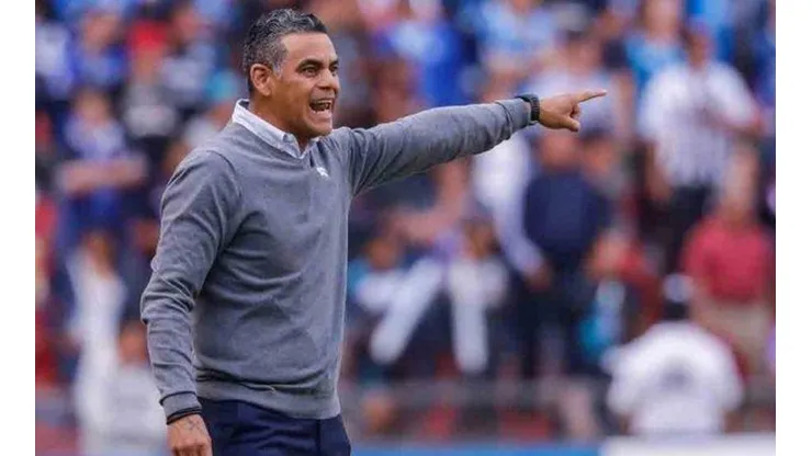 Héctor Altamirano podría dirigir a Querétaro.