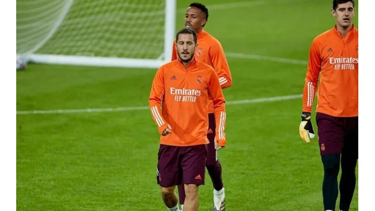 Hazard volvió a entrenar tras 81 días ¡y bromeó con que se lesionaba de nuevo!