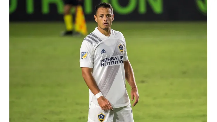 Coach de Chicharito le respondió a sus haters.
