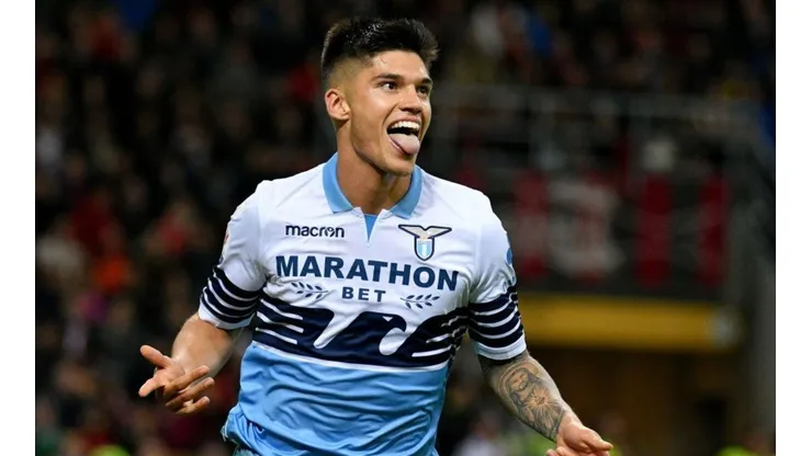 Joaquín Correa con la camiseta de Lazio.