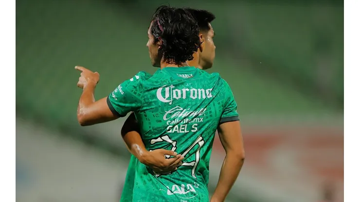 Gael Sandoval y Julio Furch le dieron la victoria a Santos Laguna