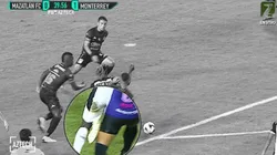 Polémica por el penal que le dieron a Rayados de Monterrey.