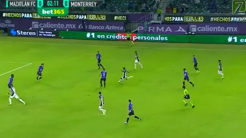 Golazo de Avilés Hurtado para Monterrey.