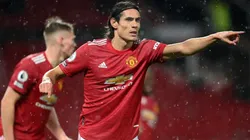 Edinson Cavani con la camiseta de los Diablos Rojos.