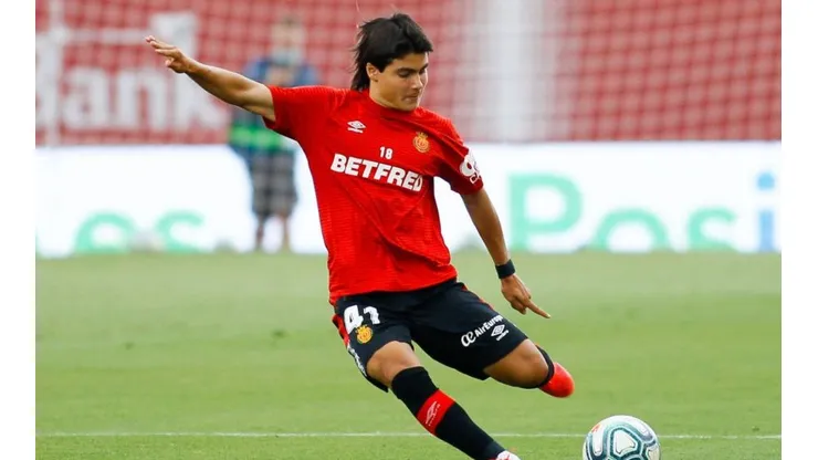 Luka Romero con la camiseta de Mallorca.