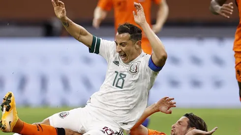 Andrés Guardado frente a Holanda en la fecha FIFA