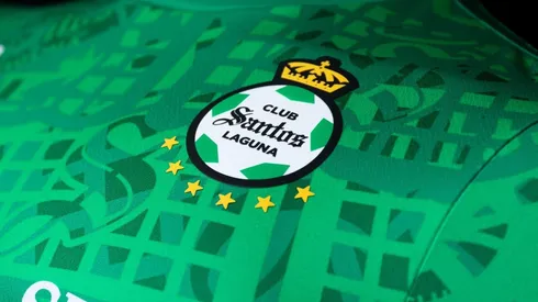 Santos Laguna presentó su nuevo jersey por el Día de los Muertos