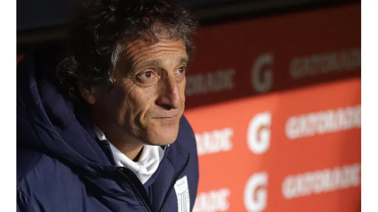 Mario Salas solo ha podido ganar 2 partidos dirigiendo a Alianza Lima.
