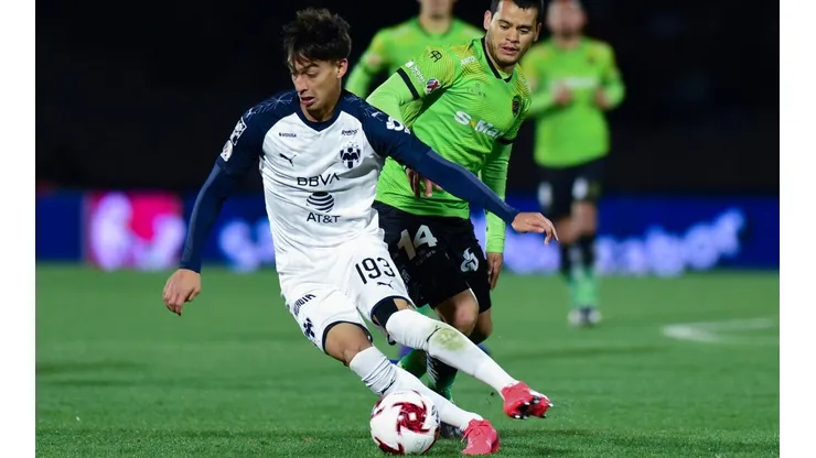 Afición de Rayados se mostró enojada con Daniel Parra.