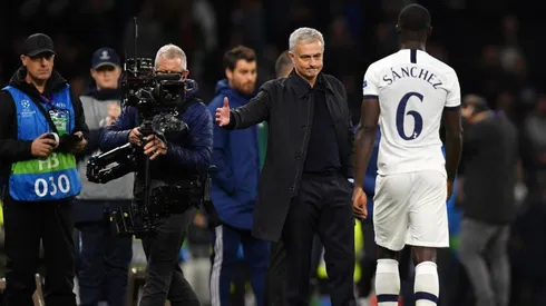 José Mourinho y Dávinson Sánchez en el Tottenham.