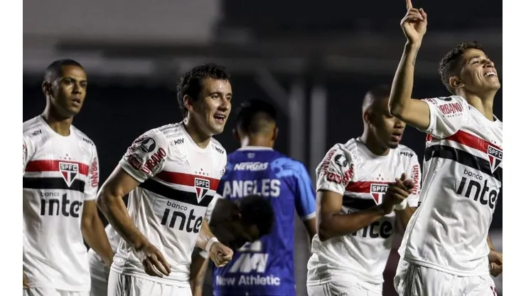 Sao Paulo cerró su participación en la Copa Libertadores con goleada sobre Binacional.