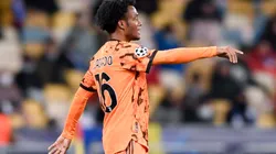 Como con la mano: centro perfecto de Cuadrado para el gol de Morata