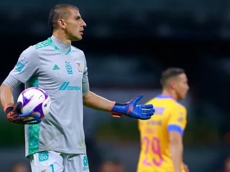 Guzmán canta con la barra de Tigres sin respetar la sana distancia