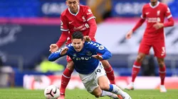 Lo muelen a patadas: James, uno de los que más faltas recibe en la Premier