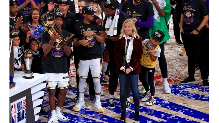 Jeanie Buss, la primera dueña campeona de la NBA