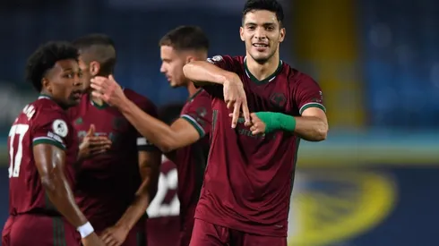 Raúl Jiménez y un golazo para Wolverhampton.