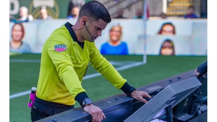 Otra vez problemas entre el VAR y la MLS