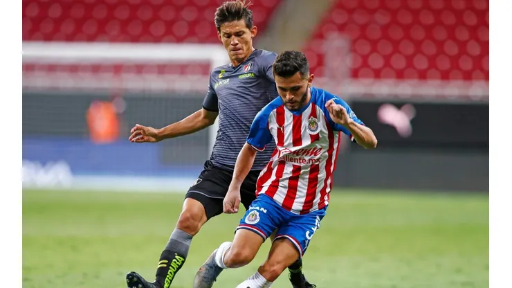 Chivas y Atlas protagonizan una nueva versión del siempre apasionante Clásico Tapatío, este sábado. (Foto: Getty Images).