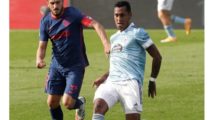 Renato Tapia destacó en el encuentro donde el Celta de Vigo cayó ante el Atlético de Madrid.