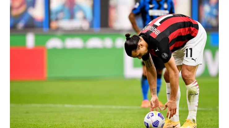 Todo muy Zlatan: Ibra fabricó un penal, lo erró y metió el 1 a 0 del Milan en el rebote