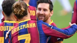 Lionel Messi y Antoine Griezmann celebrando un gol con el Barcelona (Getty Images)