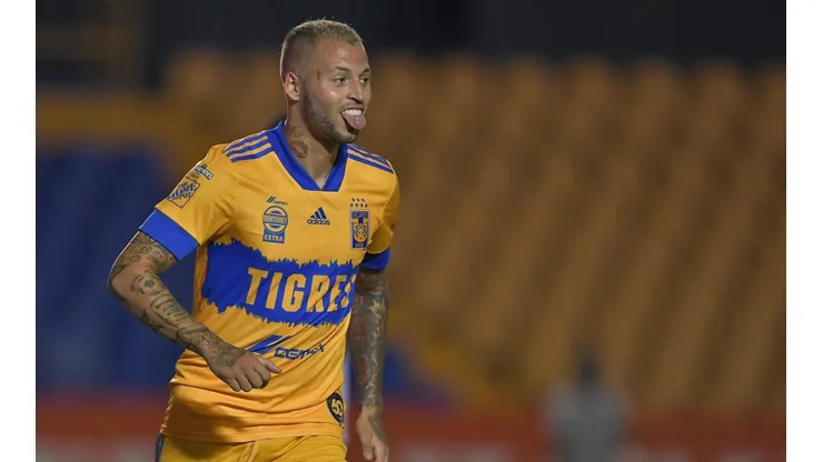 Nicolás López hace fuerza para ser titular