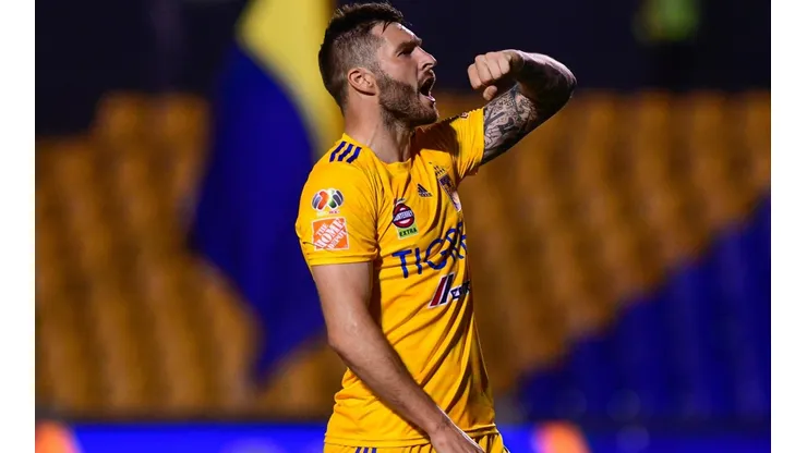 Gignac marcó un golazo en el entrenamiento.
