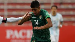 Qué moral: un jugador de Bolivia quiso dibujar un pase 'no look' e hizo el ridículo
