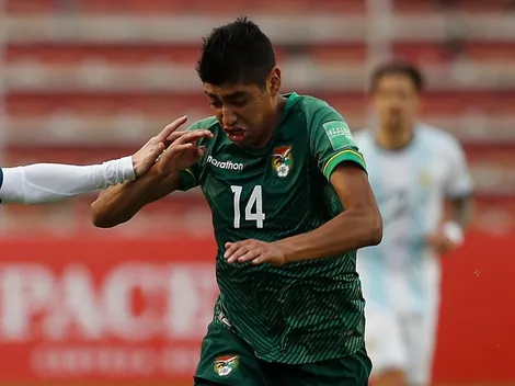 Qué moral: un jugador de Bolivia quiso dibujar un pase 'no look' e hizo el ridículo