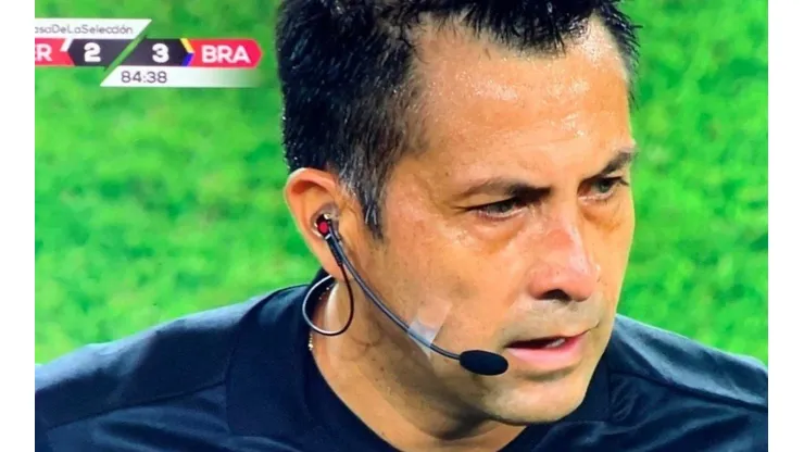 Julio Guzmán fue la figura del partido, el más determinante.