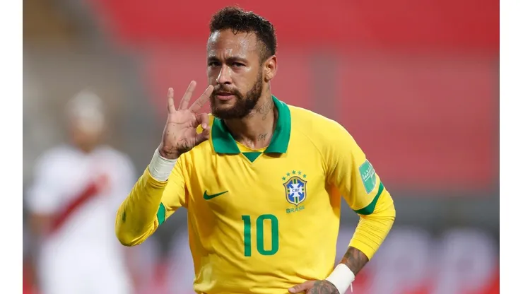 Neymar metió 3 goles en el 4-2 de Brasil.