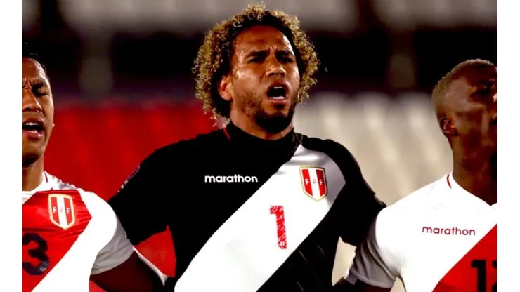 Pedro Gallese empieza a destacar en el encuentro de la segunda fecha ante Brasil.