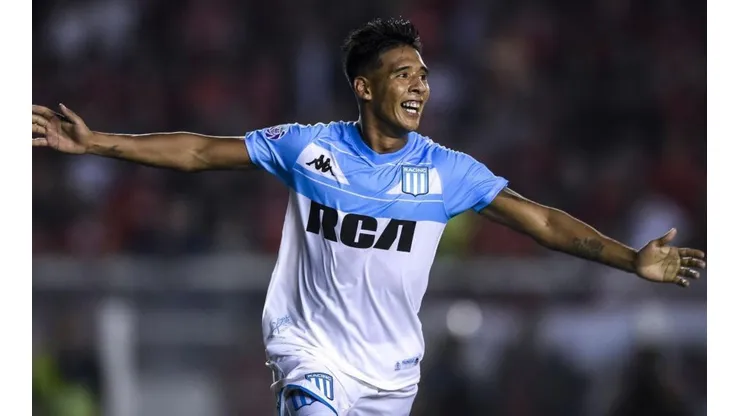 Matías Zaracho con la camiseta de Racing.