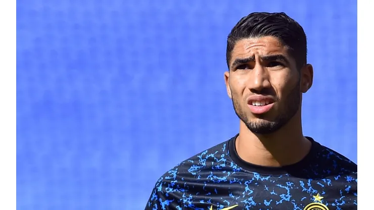 Hakimi subió una foto de la camiseta de Boca con un tema de Trueno de fondo