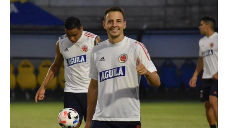 Santiago Arias, defensor del Bayer Leverkusen y la Selección Colombia.