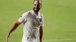 Higuaín no se atrevió a fallar otro penal en triunfo de Inter