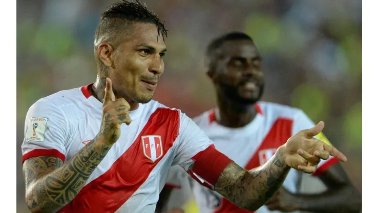 Doblete de André Carrillo en Asunción permitió que la selección peruana logre su primer punto.