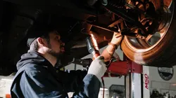 Cómo detectar las fallas en el cardán de tu auto